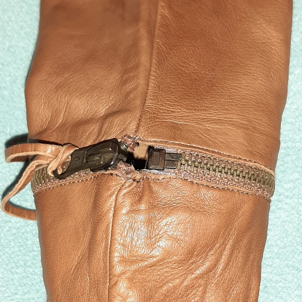 IMONI | Brown Leather, Adjustable Gloves
